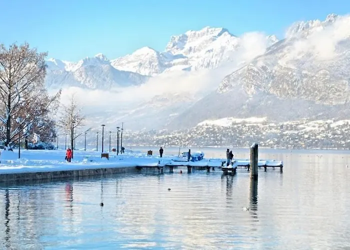Le Republique , Coeur De Vieille Annecy
